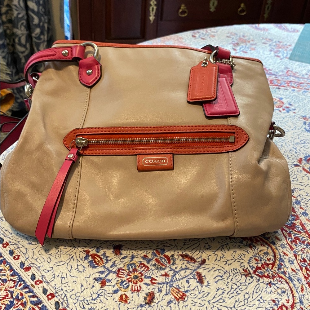 Coach, Daisy Spectator Leather Mia Satchel, with Crossbody Adjustable Strap EUC